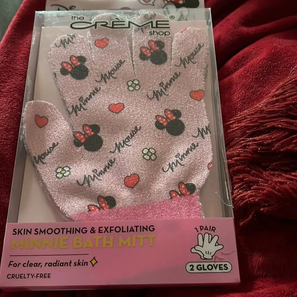 The crème  shop skin smoothing Minnie Mouse Bath Mitt - Picture 3 of 8